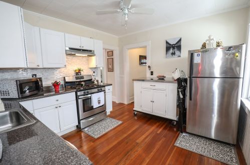 15 Fairview Ave, Nashua NH 03060-4105 exterior