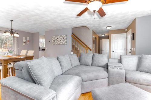 73 Remington Farm Dr, Coventry RI  02816-8276 exterior