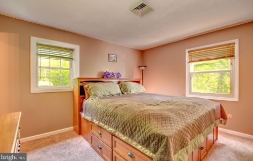 100 Hilldale Rd, Etters PA  17319-9469 exterior