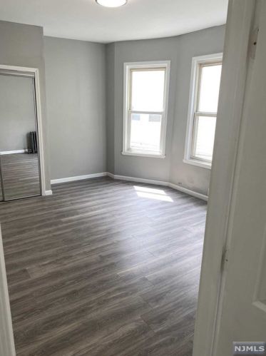 135 21st St, Irvington NJ  07111-4556 exterior