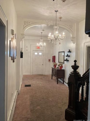 14 Buckingham St, Waterbury, CT 06710-1909