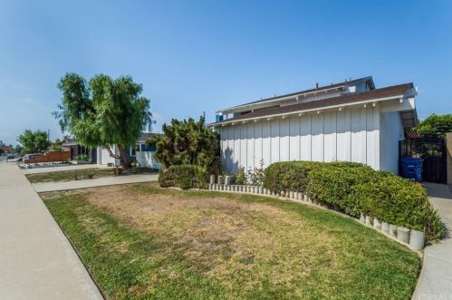 5219 Elderhall Ave, Lakewood, CA 90712-2148