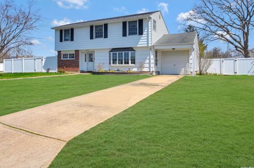 173 2nd St, Deer Park, NY 11729-6005