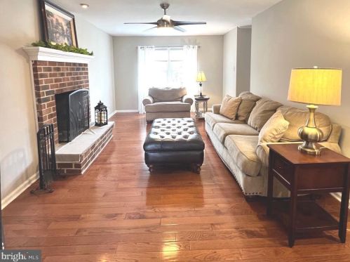 337 Hanby Cir, Boothwyn PA  19061-2319 exterior