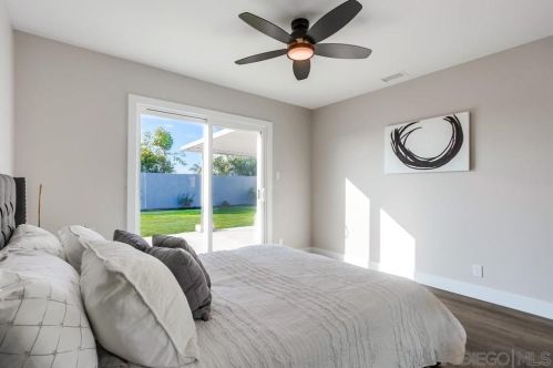 250 Delphinium St, Encinitas CA  92024-3303 exterior