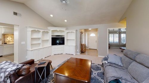 3960 Michelle Lynn Ct, Turlock CA  95382-8518 exterior