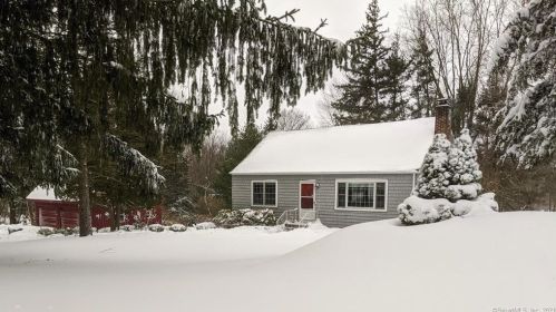 43 Two Pence Rd, Ridgefield, CT 06877-1220