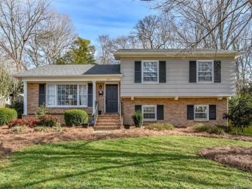 6717 Lancer Dr, Charlotte, NC 28226-7729