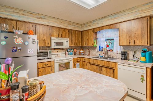 6140 Stillwater Ave, Cocoa FL  32927-8250 exterior