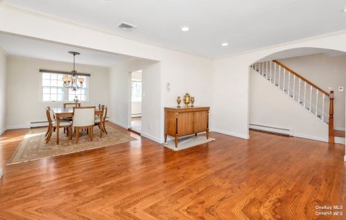 14 Beauregard Dr, Lake Grove, NY 11755-2302