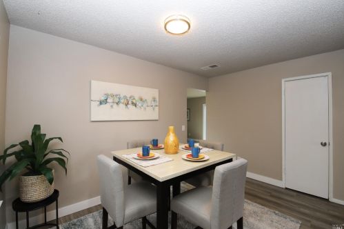 118 Oakmeade Ct, Vacaville CA exterior