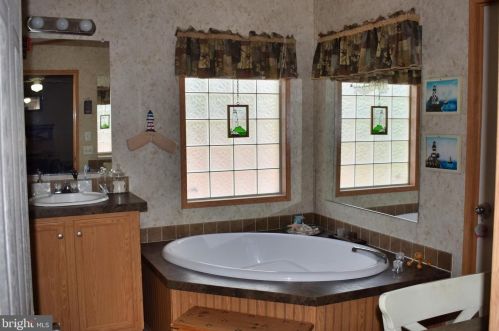 52 Country View Est, North Newton PA  17241-8749 exterior