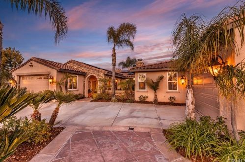 17832 Canyonwood Dr, Riverside, CA 92504-8815