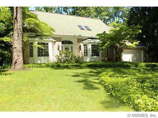 77 Tuliptree Ln, Rochester, NY 14617-2004