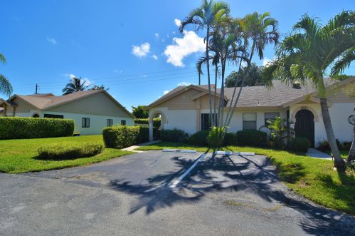 1263 23rd Ln, Delray Beach FL  33445-1384 exterior