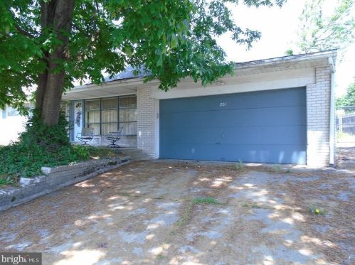 201 Oxford Cir, Norristown, PA 19403-2942