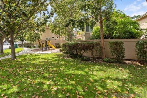 9530 Compass Point Dr, San Diego CA 92126-8527 exterior