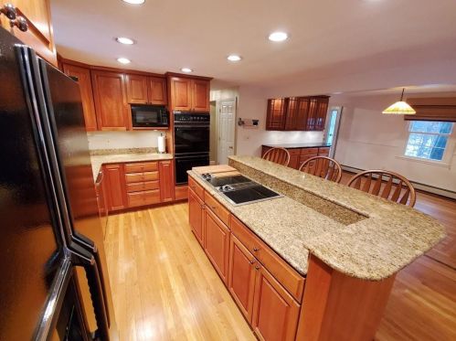 19 Ducarl Dr, Lincoln RI  02865-1320 exterior