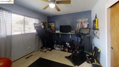 1654 Donner Way, Woodland CA  95695-5564 exterior