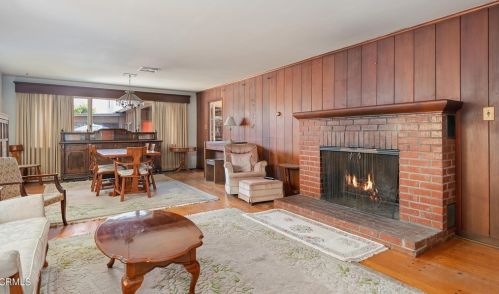 2500 Trinity Pl, Oxnard CA  93033-4814 exterior