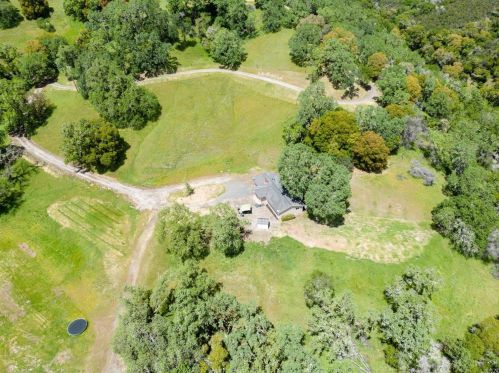 2441 Redemeyer Rd, Ukiah, CA 95482-3518