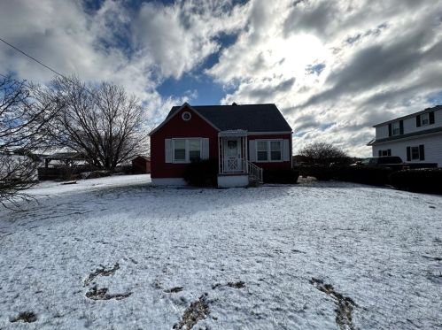 1204 Lewis Ave, Jeannette, PA 15644-3107