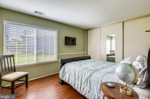 7827 Mulberry Bottom Ln, Springfield VA  22153-2314 exterior