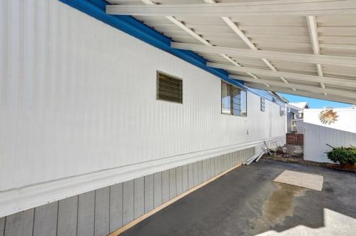 66 Hummingbird Ln, Oceanside CA  92057-6450 exterior