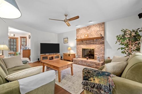 130 Maplevue Dr, Beaver Falls PA  15010-1475 exterior