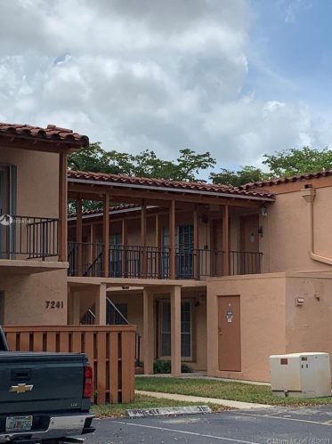 7241 Miami Lakes Dr, Hialeah, FL 33014-6979