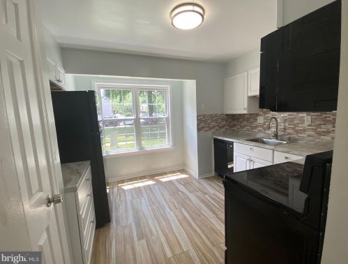3718 Tavern Way, Triangle VA  22172-1035 exterior