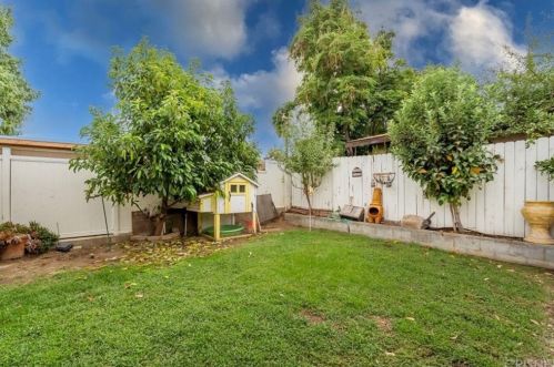 27546 Jasper Way, Santa Clarita CA  91384-3162 exterior