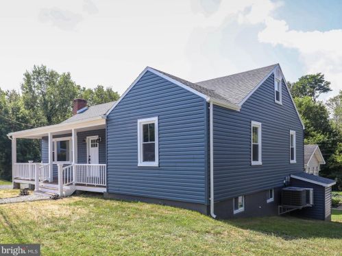 650 George St, Charles Town WV  25414-1461 exterior