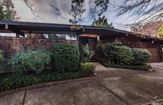 4166 American River Dr, Sacramento, CA 95864-6025