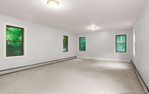307 Berkshire Rd, Sandy Hook CT  06482-1511 exterior