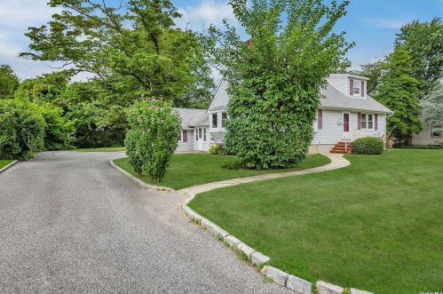 608 3rd Ave, Elwood, NY 11731-3435