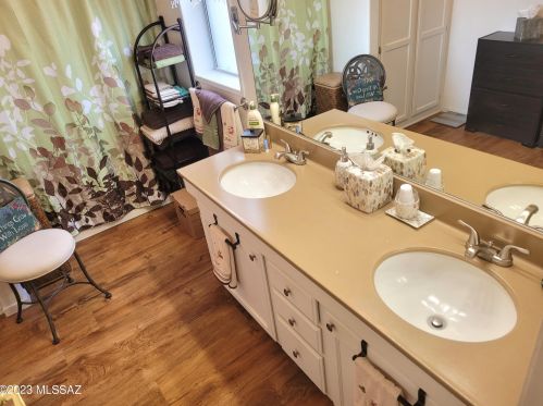 2803 Desert Hawk Pl, Tucson AZ  85713-4388 exterior