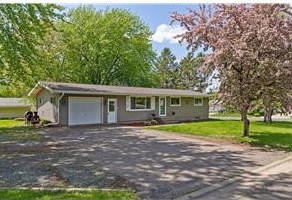 725 Ridgeway St, Hammond, WI 54015-9633
