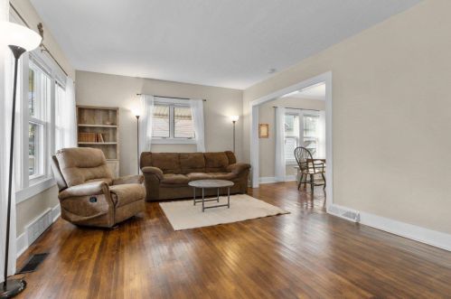 1052 Dousman St, Green Bay, WI 54303-3004