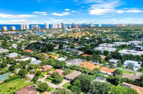 757 Binnacle Dr, Naples, FL 34103-2727