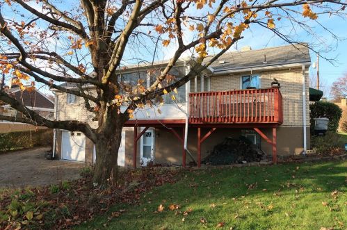103 Spruce Dr, Glenshaw, PA 15116-2613