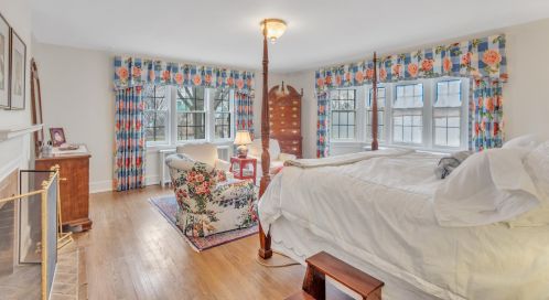 3445 Lk Dr, Milwaukee WI 53235-0037 exterior