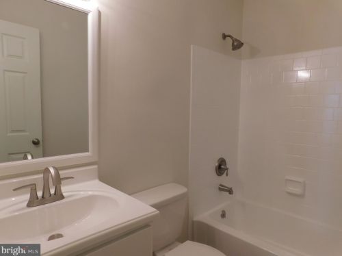 1430 Woodmill Dr, Dover DE  19904-8206 exterior