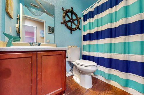 43123 Fleetwood Dr, Lancaster CA 93535-5213 exterior