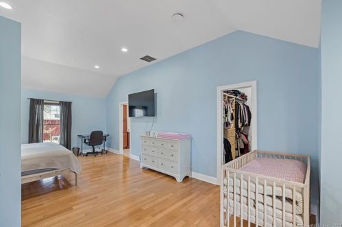 6 Nolan St, Norwalk CT  06850-2525 exterior