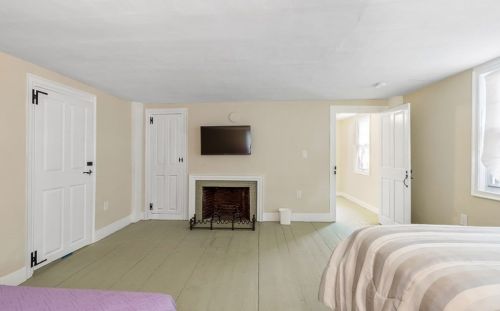 37 Main St, Petersham MA 01366-9502 exterior