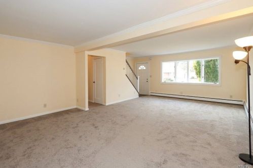 316 Herbert Pl, Bethpage NY  11714-4714 exterior