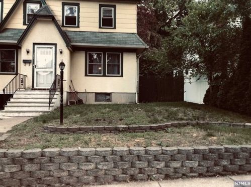 282 Lantana Ave, Englewood, NJ 07631-1510