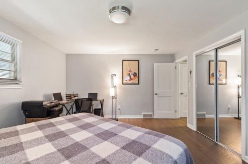 6 Orchard Dr, Flemington NJ  08822-1527 exterior