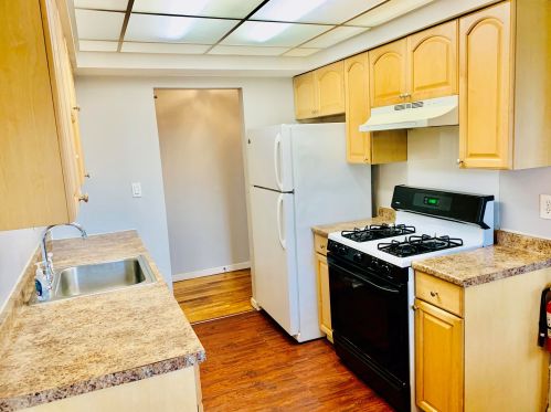 70 Stonehurst Blvd, East Freehold, NJ 07728-5711